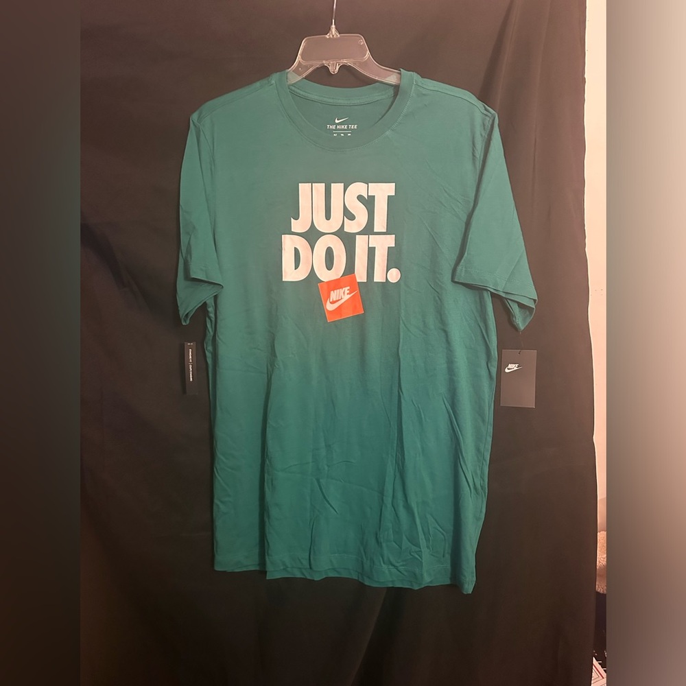 NWT Nike’s Men XL Tall Tee